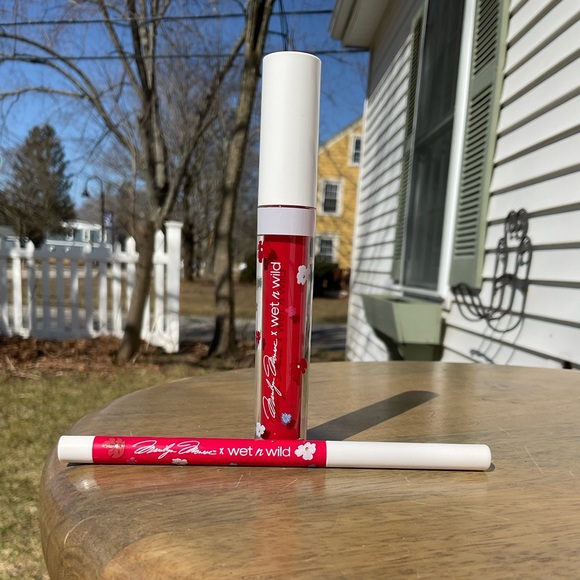 💄Wet n Wild Marilyn Monroe Red Lip Kit - Picture 3 of 6